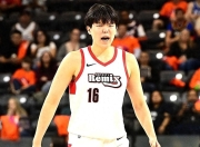 虎扑nba-Ning在湖人比赛中关键助攻，出色防守引发热议！的简单介绍